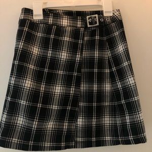 brandy melville plaid skirt